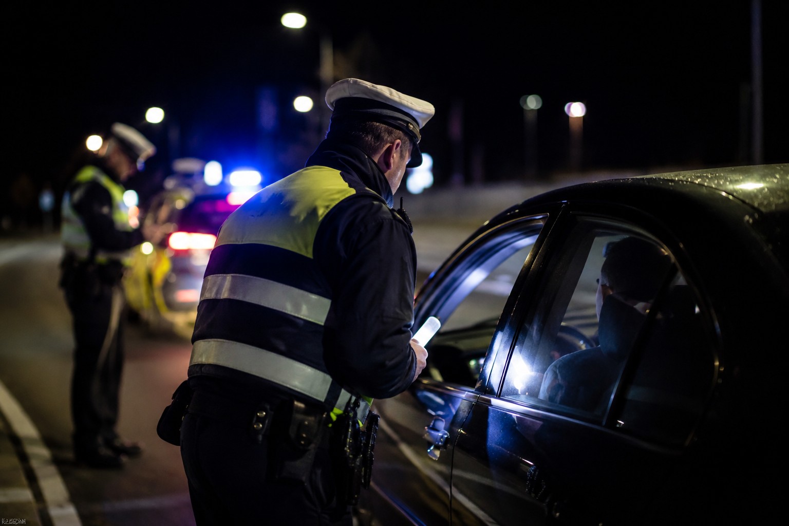 Sankt Leon-Rot: Mercedes-Fahrer missachtet rote Ampel und steht unter Drogeneinfluss