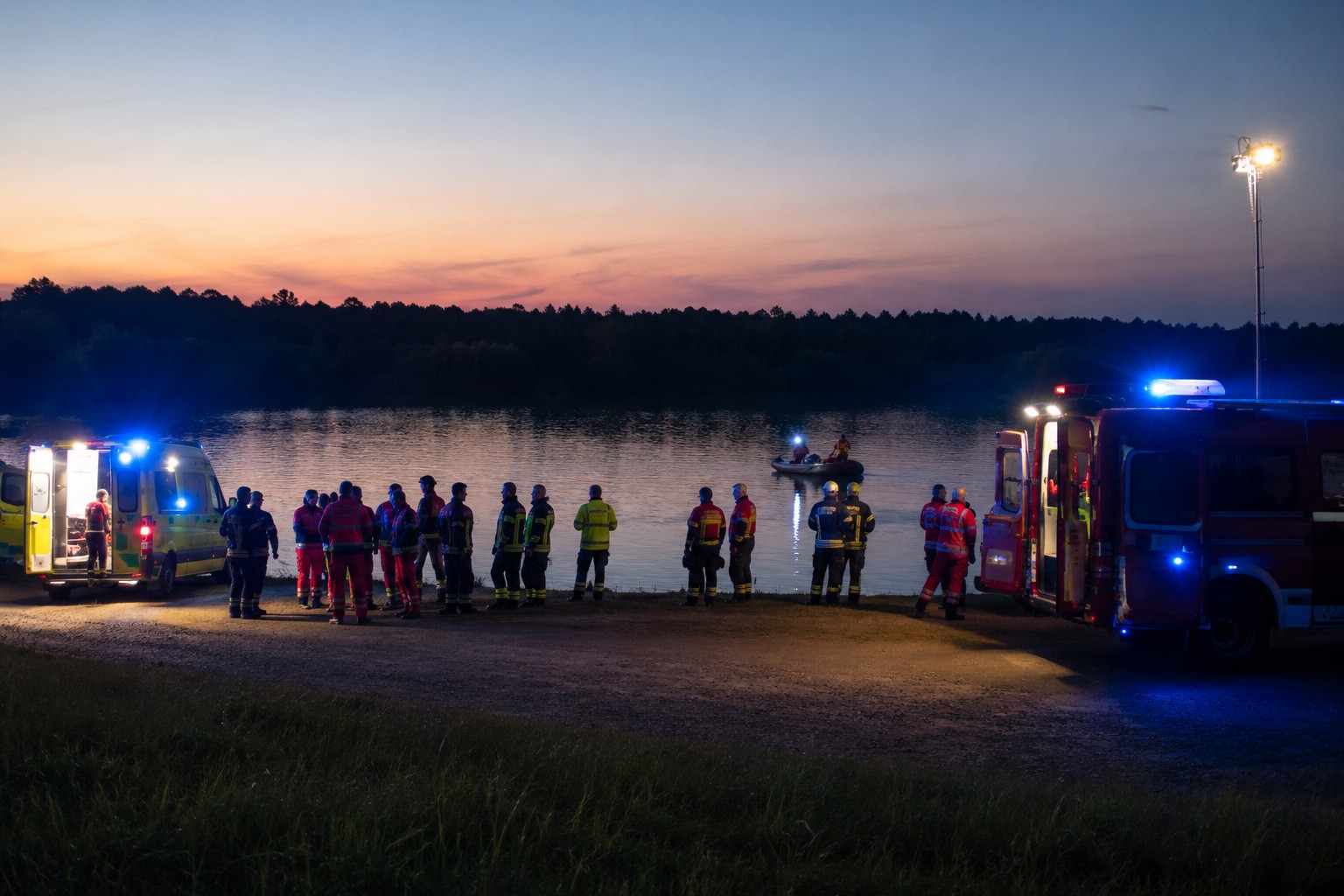 Babenhausen: Großeinsatz am Baggersee – Vermisster Schwimmer bleibt verschwunden