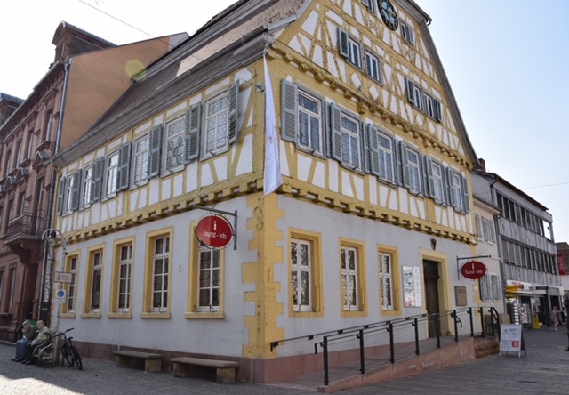 Tourist-Info Sinsheim TourInfo