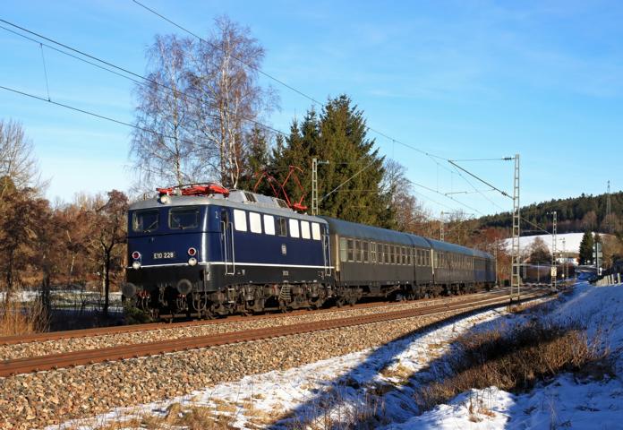 Nostalgischer Sonderzug zum Weihnachtsmarkt nach Mainz und Rüdesheim