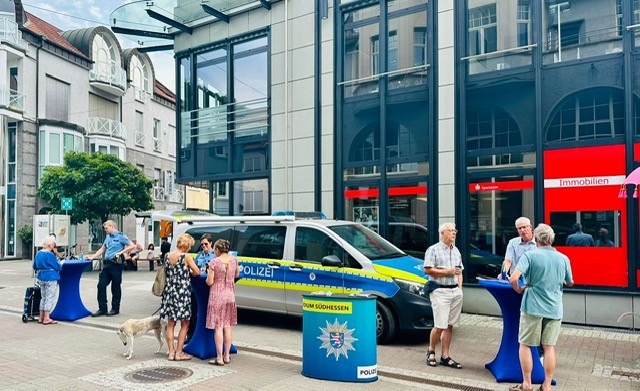 Heppenheim: „Coffee with a Cop“ fördert den Dialog zwischen Polizei und Bürgern