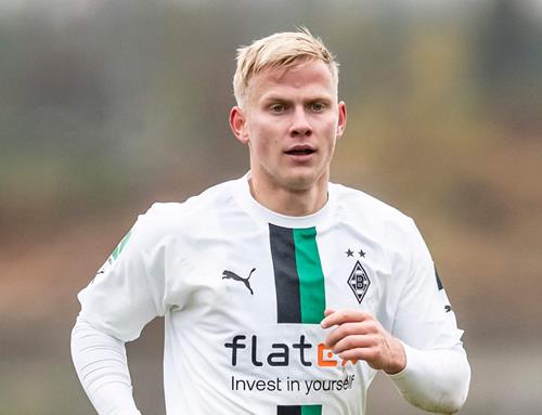 (Foto: SVW/Homepage) Per Lockl - wechselt von den Fohlen zu den Buwe Be3atles Abbey Road 3