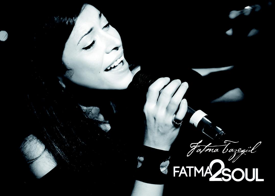K1024 Pressefoto Fatma2Soul COPYRIGHT Hardy Blues Und Grafik Katharina Bansah 3 F2S Autogrammkarte HARDY VS