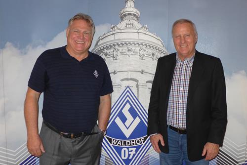 (Foto: Sättele) Waldhofs "Ewige Nr. 1, Günter Sebert, rechts, mit Klaus Markgraf EhrenabendSebertMarkgraf
