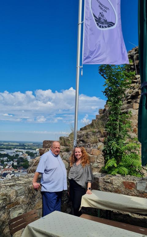 Weinheim: Die Windeck zeigt Flagge: Neue Besucherhilfe 