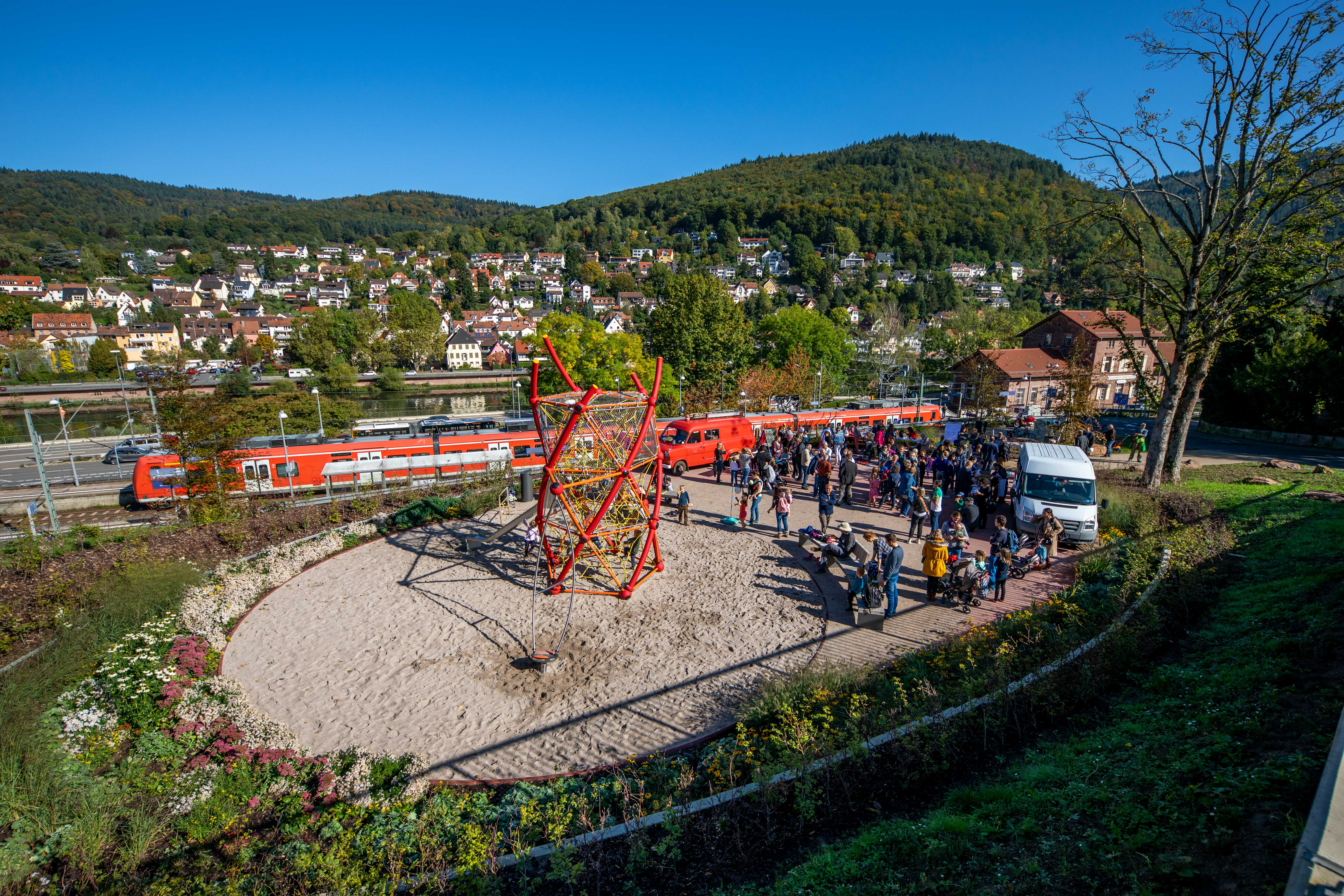 pd 19 10 platz der begegnung schlierbach by dittmer