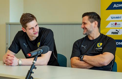 (Foto: Sörli Binder/RNL) Ljubomir Vranjes, rechts, mit Torwart-Neuzugang Joel Birlehm Joel Birlehm und Ljubomir Vranjes Copy