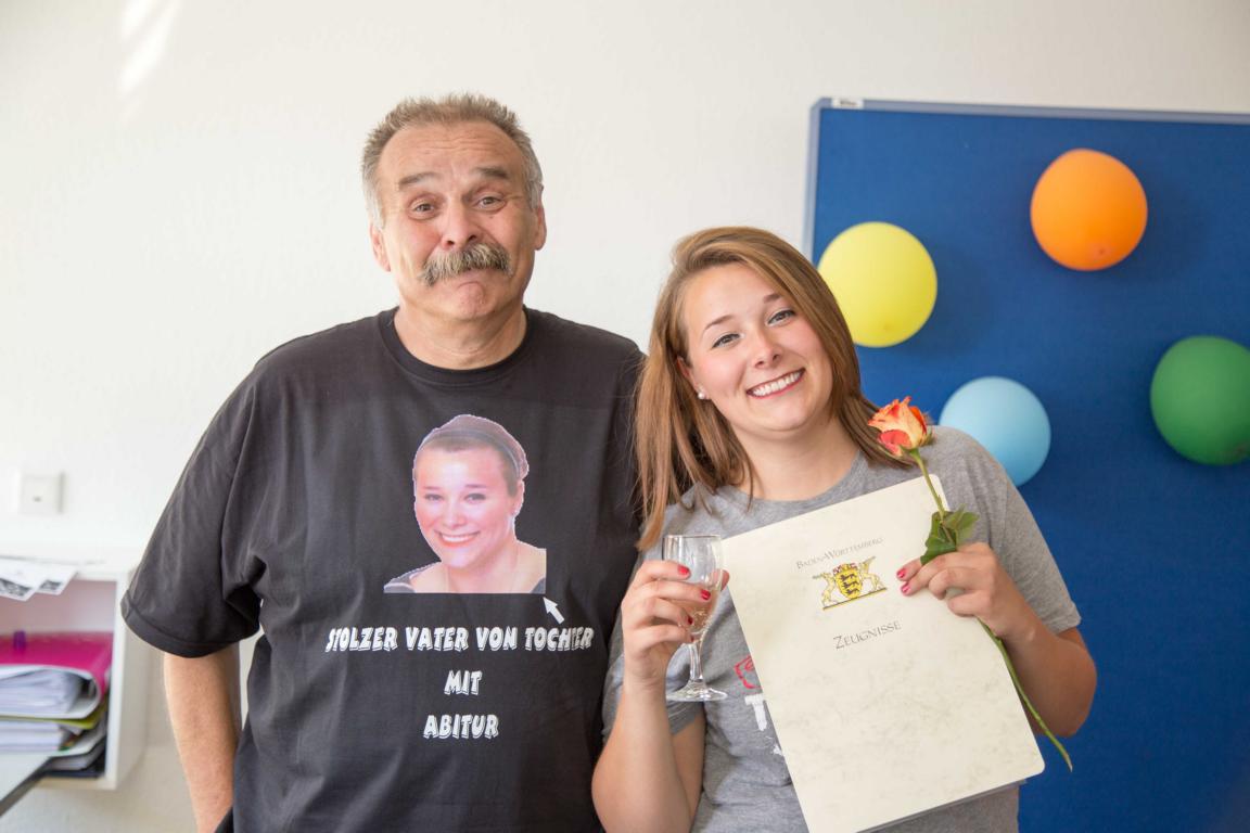 K1024 Abi 3 Stolzer Papa Peter Rupprecht mit Tochter Nathalie Rupprecht