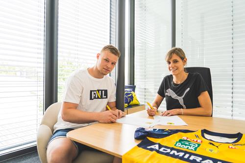 (Foto: RNL) Kristjan Horzen mit Jennifer Kettemann Kristjan Horzen und Jennifer Kettemann Copy