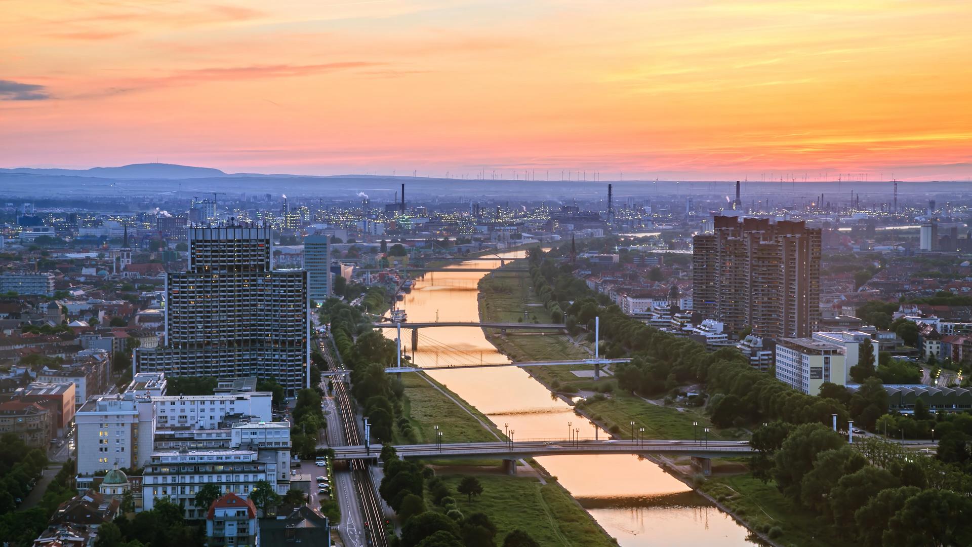 Stadtmarketing_Mannheim_GmbH Mannheim Skyline Neckar Stadtmarketing Mannheim GmbH 6.jpg