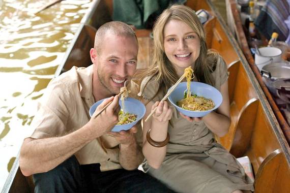 Foto: djd/Sanofi/Corbis RAT3 csm 55554 Langsames Herantasten an Speisen bei Fernreisen Bild1 50722a1f81