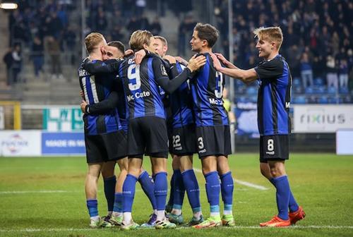 (Foto: PIX/M.Ruffler) Waldhöfer Jubel nach Martinovics Treffer zum 2:0 Pledl 3