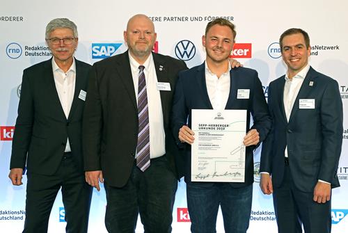 (Foto: VfR / Carsten Kobow) v.l. Ralph-Uwe Schaffert, Andreas Brameier, Tim Kreß, Philipp Lahm SH Award