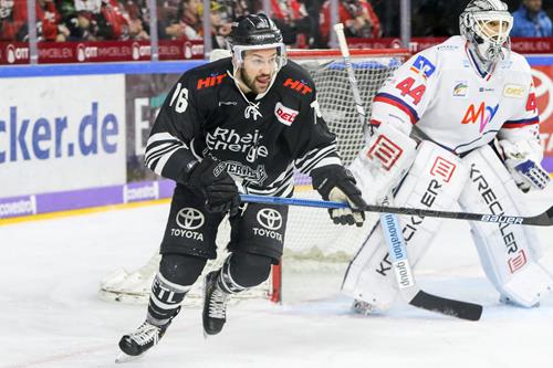 (Foto: PIX/M. Ruffler) Jason Bast, noch im Kölner Dress, gegen die Mannheimer Adler sa 301219 435120 Copy